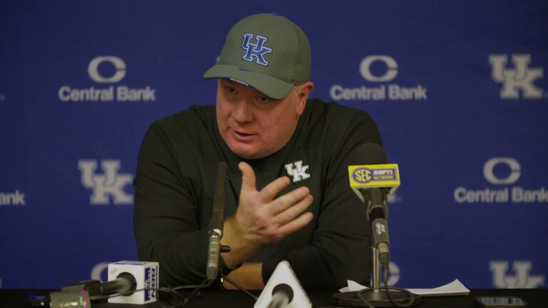 Kentucky Wildcats Football Coach Stoops Reacts to South Carolina LOSS