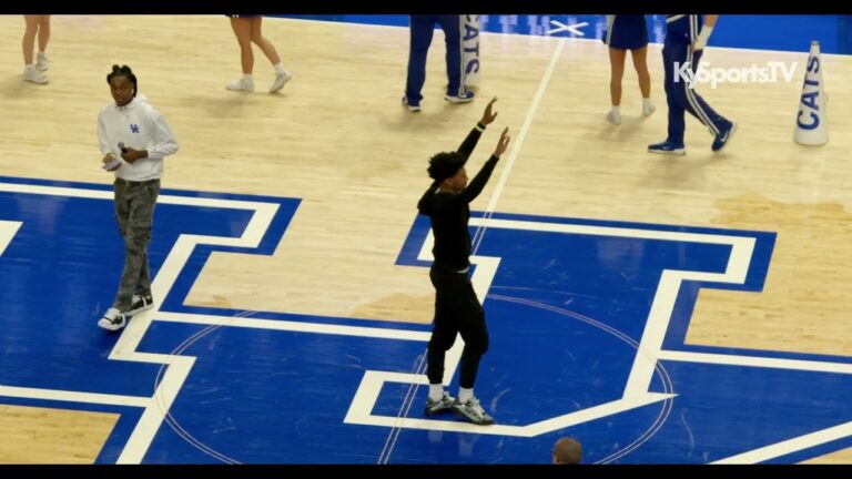 Kentucky Wildcats Basketball Signees Johnson & Lewis Ovation At Rupp Arena