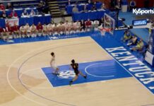 Roman Combs DUNK At 2025 Sweet 16