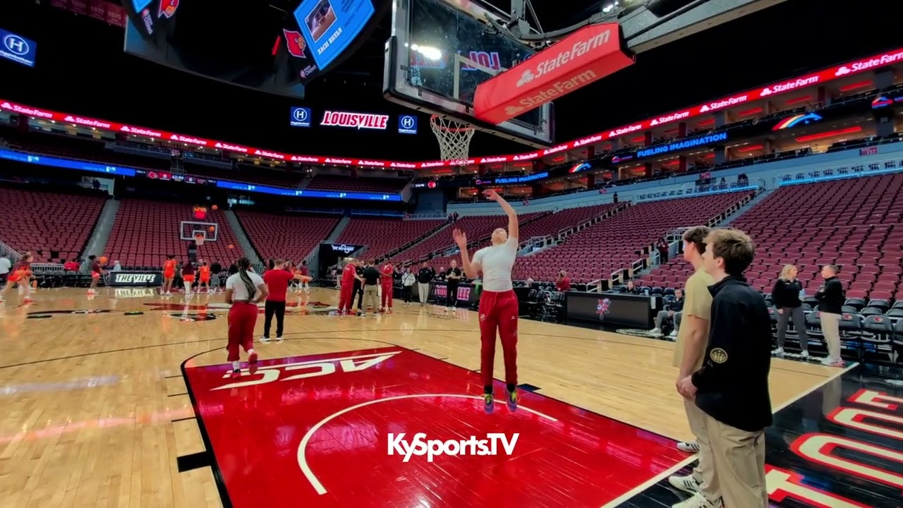 Louisville Cardinals Basketball Imari Berry & Tajianna Roberts Warm Up For Virginia Tech