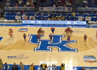 Marshall County Cheer Performs at KHSAA Sweet 16